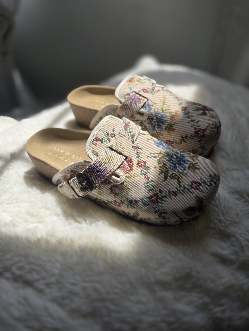 NWOB Altar'd StateLorenna Floral Tapestry Platform Clogs, Size 7 - Picture 4 of 15